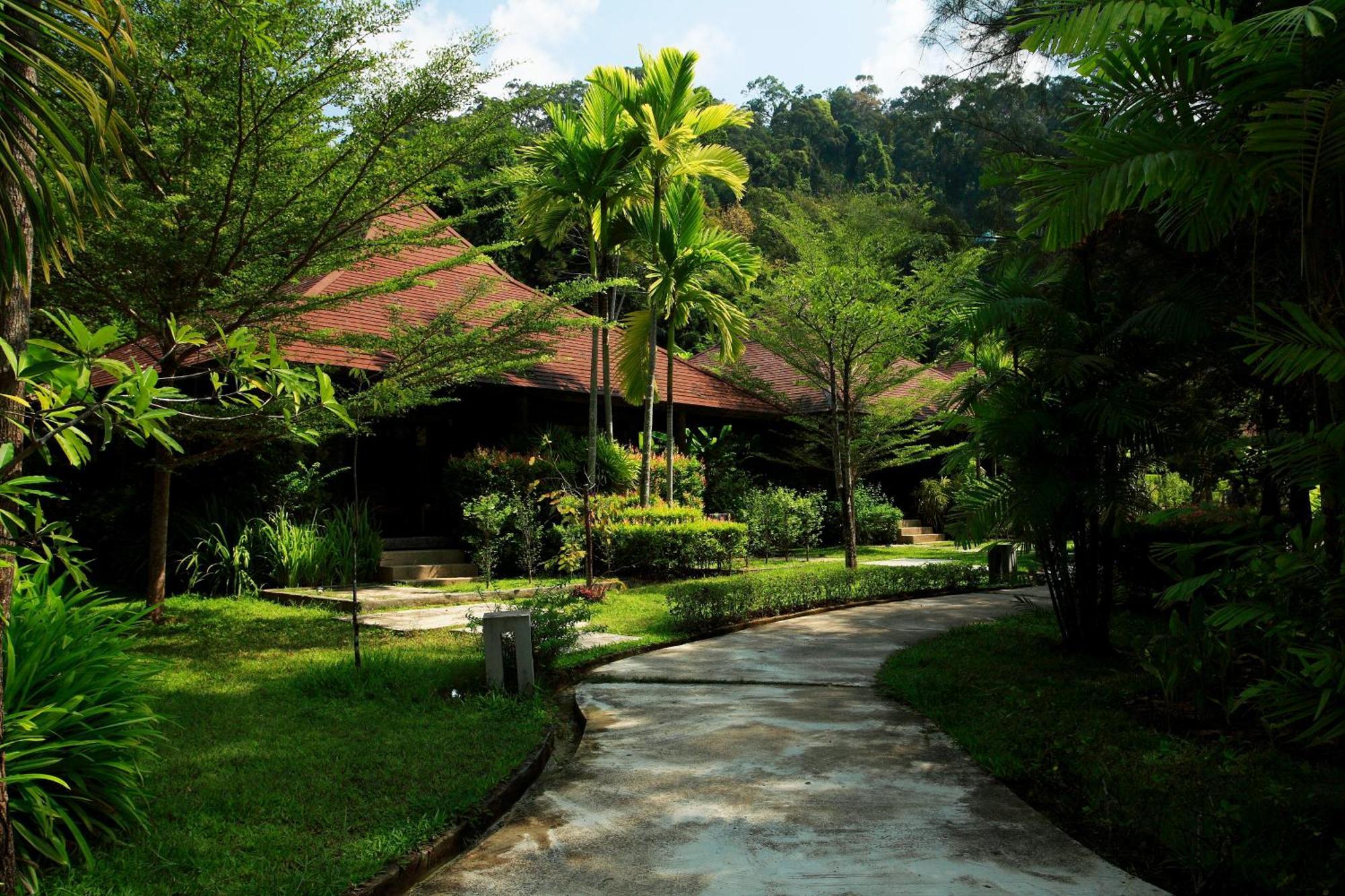 Khaolak Wanaburee Resort - Sha Extra Plus Khao Lak Ngoại thất bức ảnh